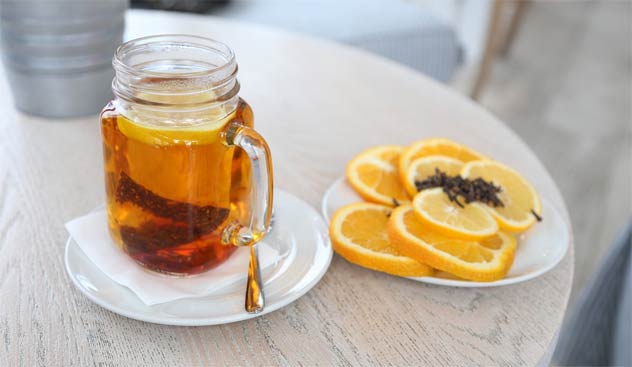 Accompagner le thé de citron est bon pour la santé.