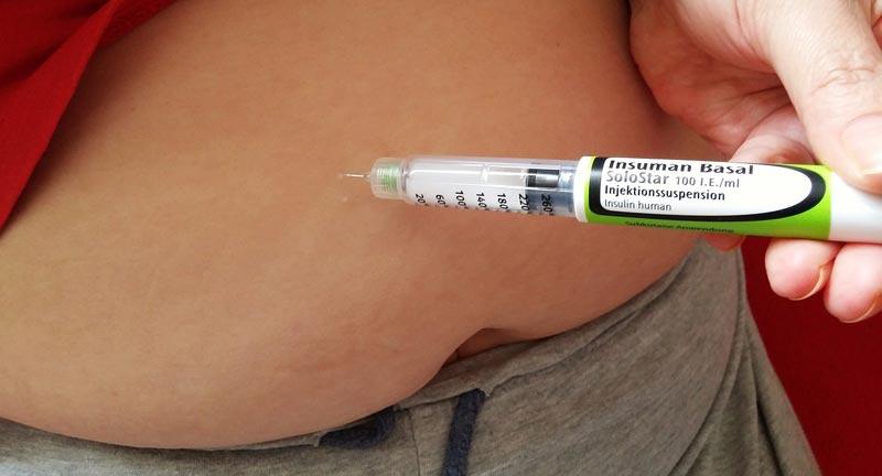 Injection d'insuline par une personne diabétique