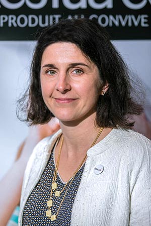 Portrait photographique de Marie-Cécile Rollin, directrice du réseau professionnel Restau'Co qui regroupe les cantines scolaires et la restauration collective en France